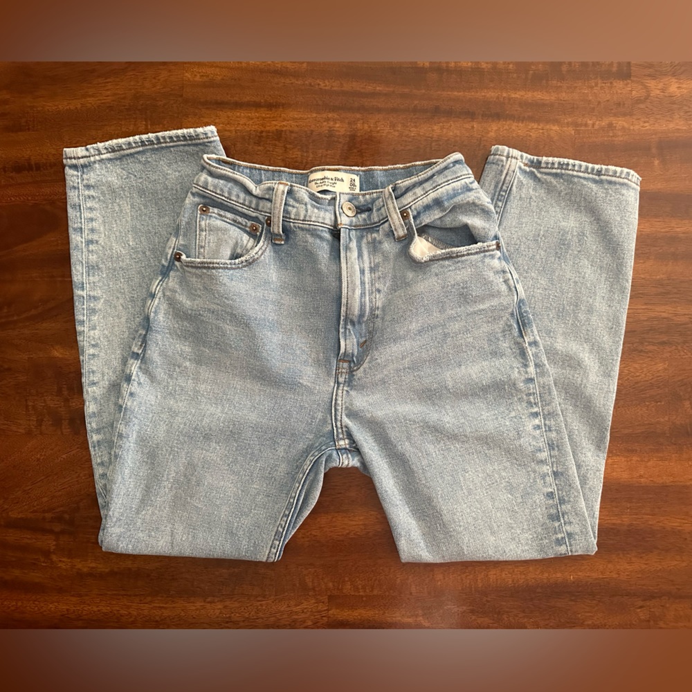 Abercrombie Ultra High Rise Ankle Straight Jeans